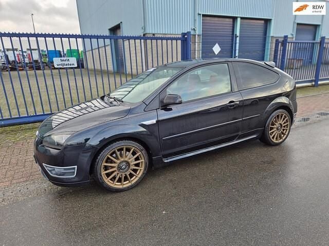 Zwart Gebruikt 2007 Ford Focus ST Hatchback | € 4.950 (Super prijs) - Afbeelding 1/4