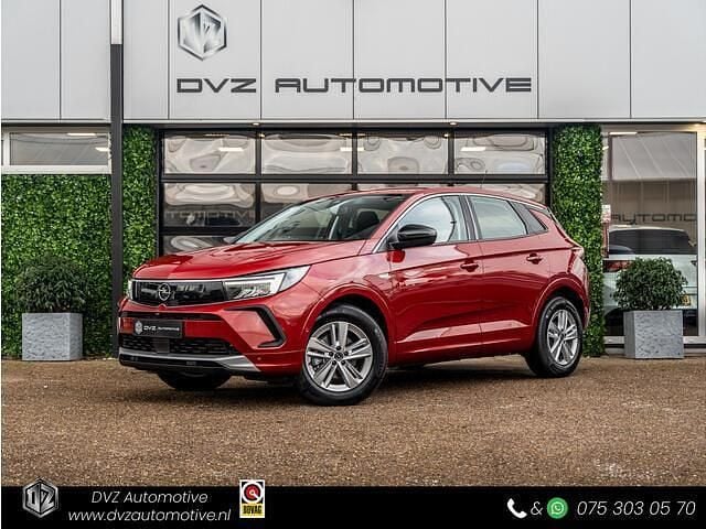 Rood (metallic) Occasion 2024 Opel Grandland X SUV | € 24.950 (Super prijs) - Afbeelding 1/4