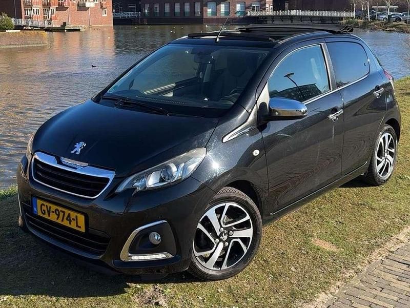 Zwart Gebruikt 2015 Peugeot 108 Allure Top Hatchback | € 8.999 (Iets duurder) - Afbeelding 1/4