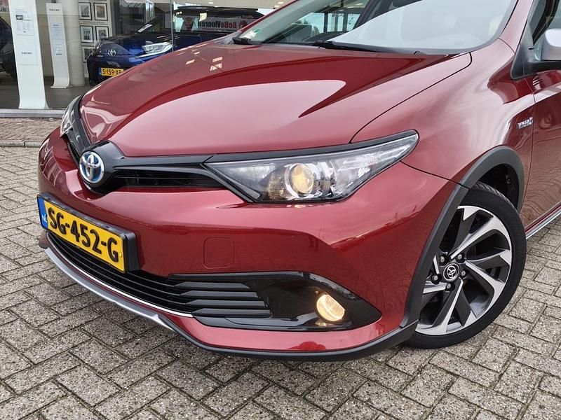 Occasion Toyota Auris Hybrid 2018 Rood Stationwagen