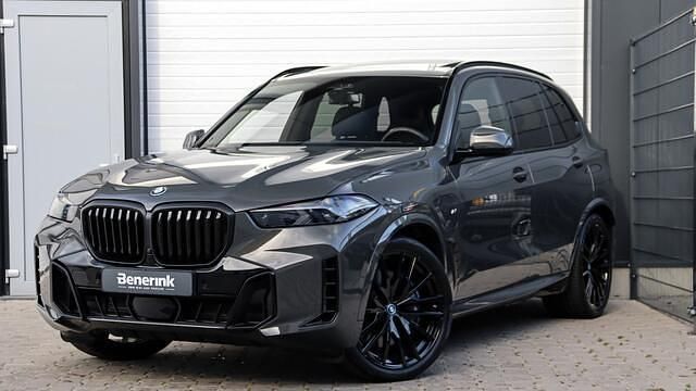Grijs Gebruikt 2025 BMW X5 M Sport SUV | € 119.950 - Afbeelding 1/4