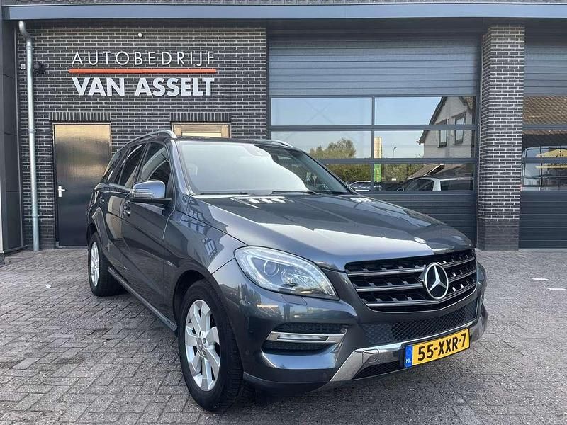 Grijs Gebruikt 2012 Mercedes ML350 SUV | € 19.900 (Eerlijke prijs) - Afbeelding 1/4