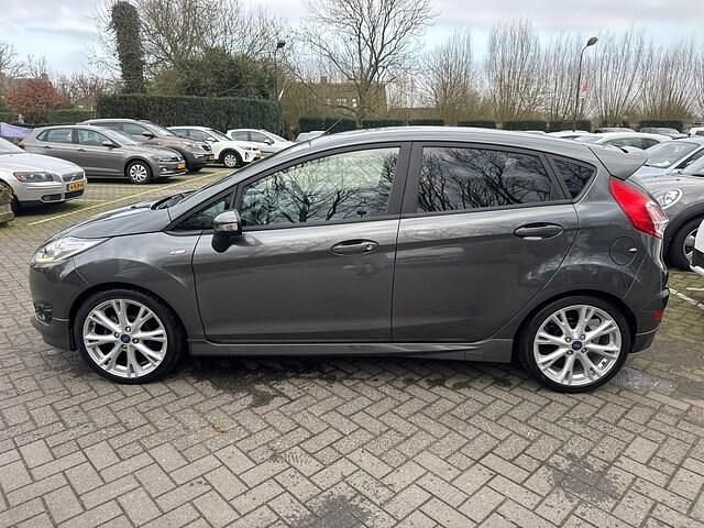 Occasion Ford Fiesta ST-Line 101 PK (74 kW) 2017 Grijs (metallic) Hatchback