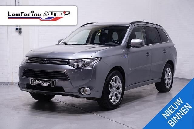 Grijs Gebruikt 2014 Mitsubishi Outlander Edition SUV | € 8.666 (Goede deal) - Afbeelding 1/4
