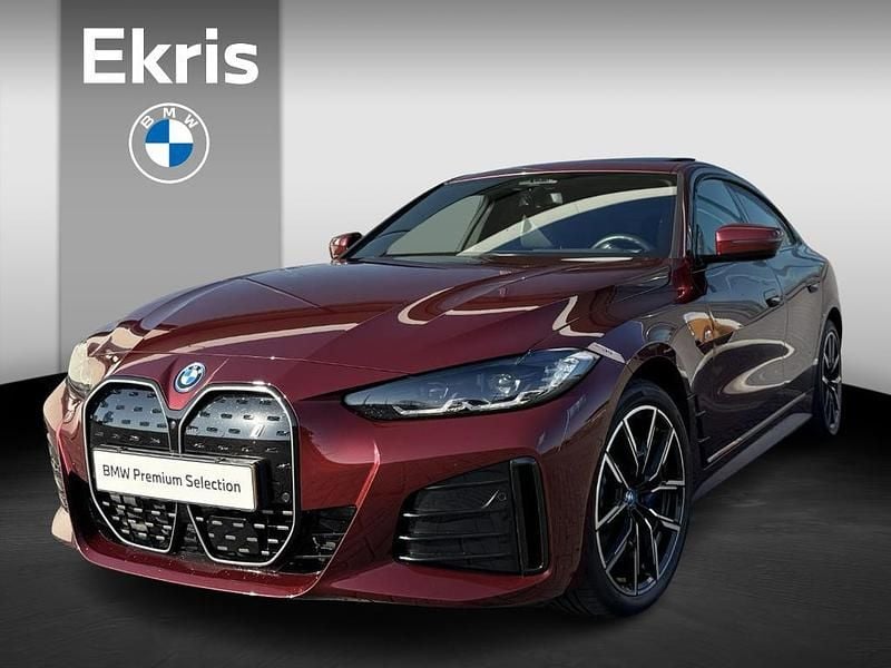 Rood Gebruikt 2023 BMW i4 M Sport Sedan | € 48.900 (Duur) - Afbeelding 1/4