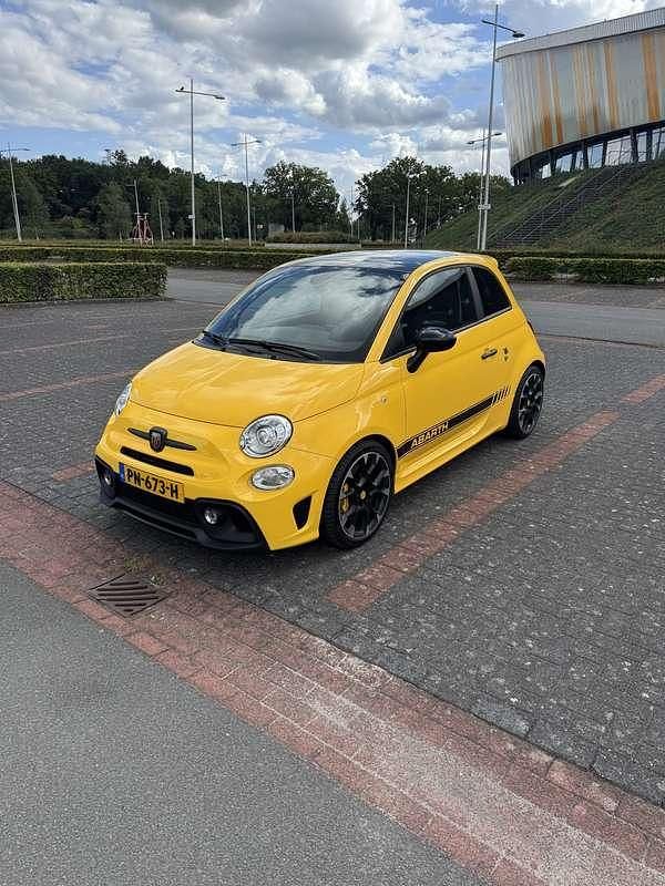 Geel Gebruikt 2017 Fiat 500 Abarth Hatchback | € 20.000 (Eerlijke prijs) - Afbeelding 1/4