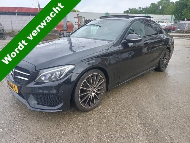 Zwart, metallic lak Gebruikt 2019 Mercedes C180 Sport Edition Sedan | € 14.999 (Eerlijke prijs) - Afbeelding 1/4