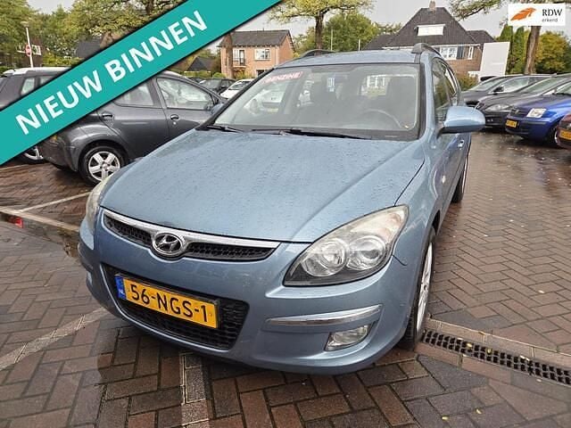 Blauw Gebruikt 2011 Hyundai i30 Dynamiq Stationwagen | € 2.299 (Eerlijke prijs) - Afbeelding 1/4