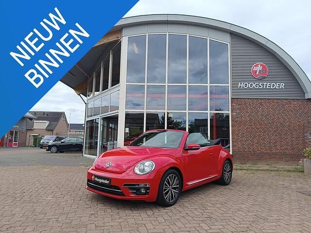 Rood Gebruikt 2017 VW Beetle Sound Cabriolet | € 19.950 (Eerlijke prijs) - Afbeelding 1/4