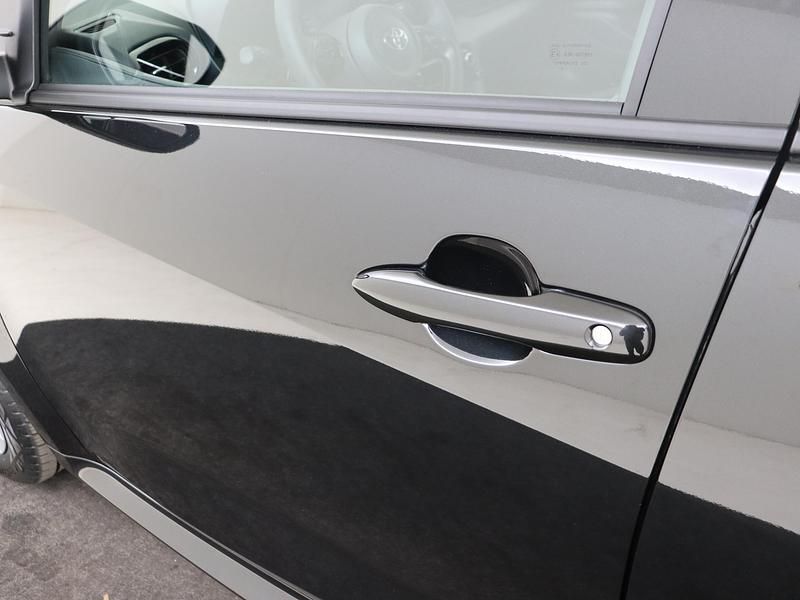 Nieuw Toyota Yaris Hybrid Comfort 116 PK (85 kW) 2025 Zwart Hatchback