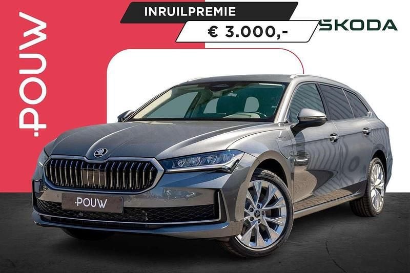 Grijs Nieuw 2025 Skoda Superb Business Line Stationwagen | € 49.550 (Super prijs) - Afbeelding 1/4