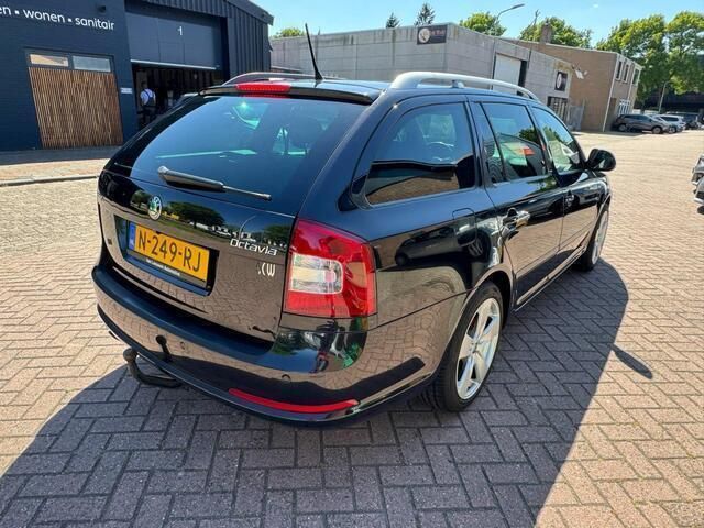 Occasion Skoda Octavia RS 200 PK (147 kW) 2011 Zwart, metallic lak Stationwagen