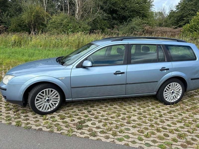 Blauw Gebruikt 2004 Ford Mondeo Ambiente Stationwagen | € 1.000 (Eerlijke prijs) - Afbeelding 1/4
