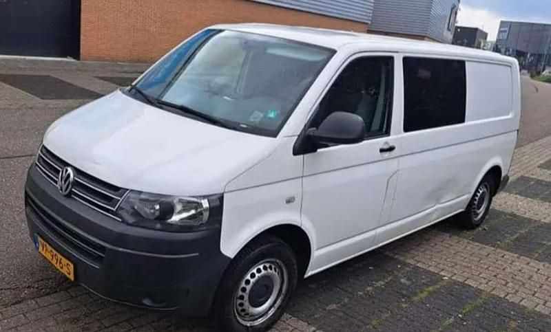 Wit Gebruikt 2015 VW T5 Van | € 3.150 - Afbeelding 1/3