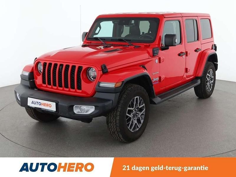Rood Gebruikt 2022 Jeep Wrangler Sahara SUV | € 47.149 - Afbeelding 1/3