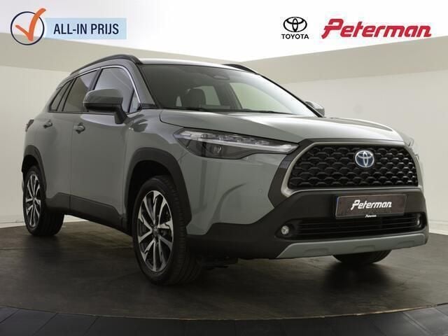 Groen Gebruikt 2023 Toyota Corolla Hybrid Style MPV | € 34.899 - Afbeelding 1/4