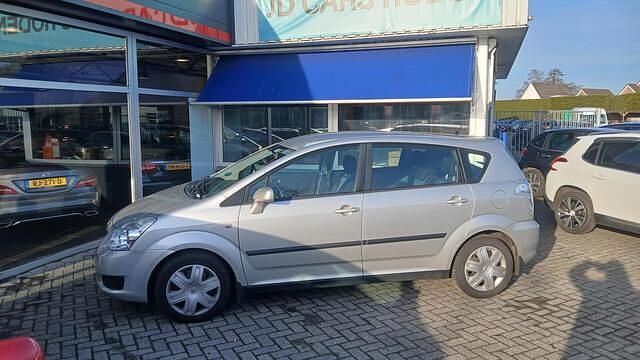 Grijs Occasion 2008 Toyota Verso Terra MPV | € 2.445 (Goede deal) - Afbeelding 1/4