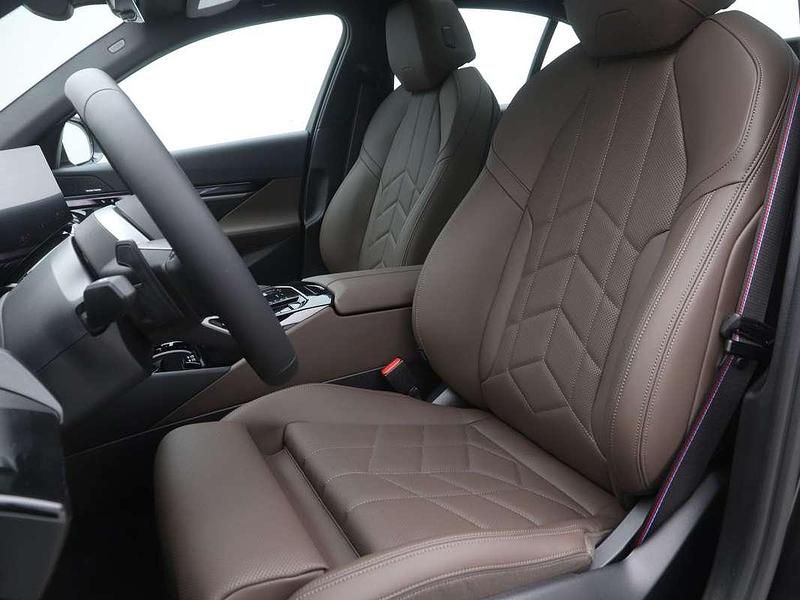 Nieuw BMW i5 M Sport 250 kW (340 PK) 2025 Grijs, metallic lak Sedan