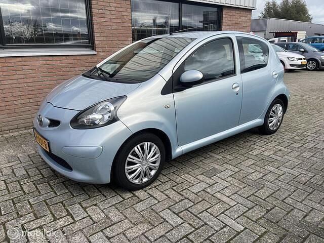Blauw Gebruikt 2005 Toyota Aygo Hatchback | € 1.999 (Eerlijke prijs) - Afbeelding 1/4