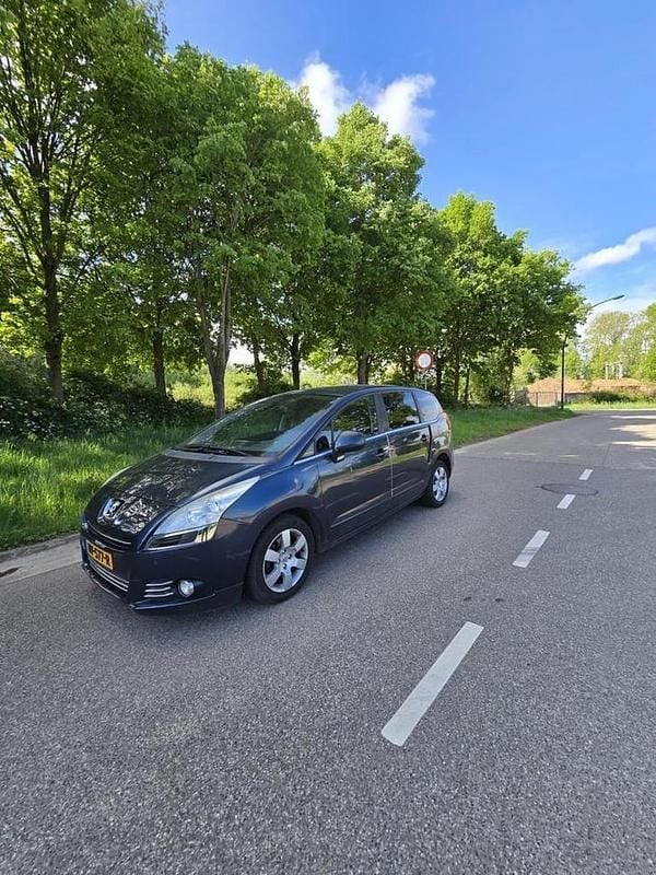 Blauw Gebruikt 2013 Peugeot 5008 MPV | € 4.999 (Iets duurder) - Afbeelding 1/4