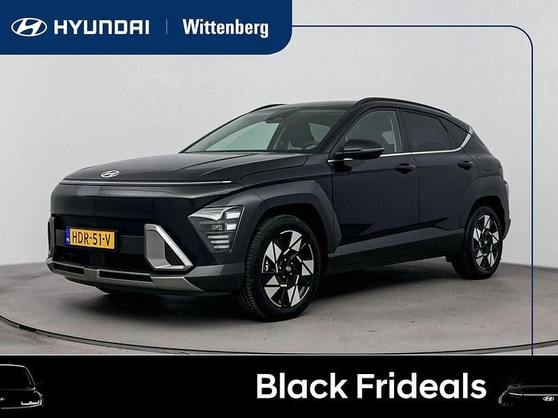 Zwart Gebruikt 2025 Hyundai Kona Comfort SUV | € 30.900 (Eerlijke prijs) - Afbeelding 1/4