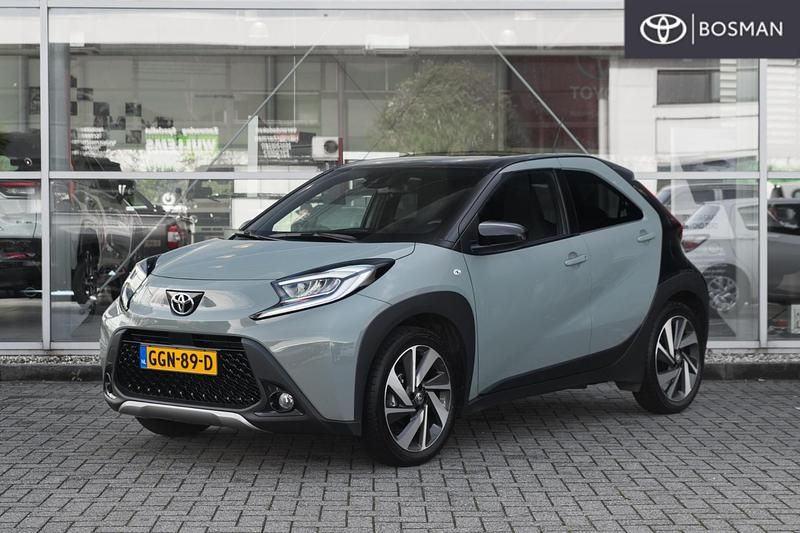 Groen Gebruikt 2024 Toyota Aygo X Envy SUV | € 22.549 - Afbeelding 1/4