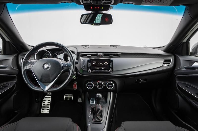 Occasion Alfa Romeo Giulietta Super 120 PK (88 kW) 2020 Wit Hatchback