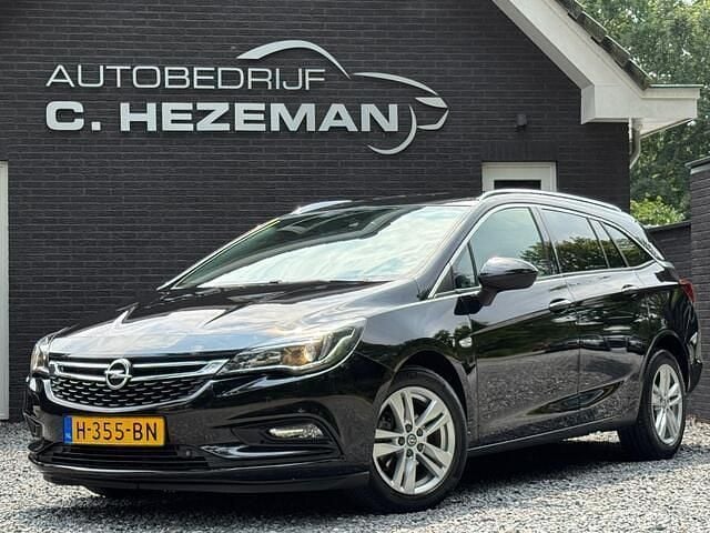 Grijs Gebruikt 2018 Opel Astra Innovation Stationwagen | € 9.945 (Goede deal) - Afbeelding 1/4