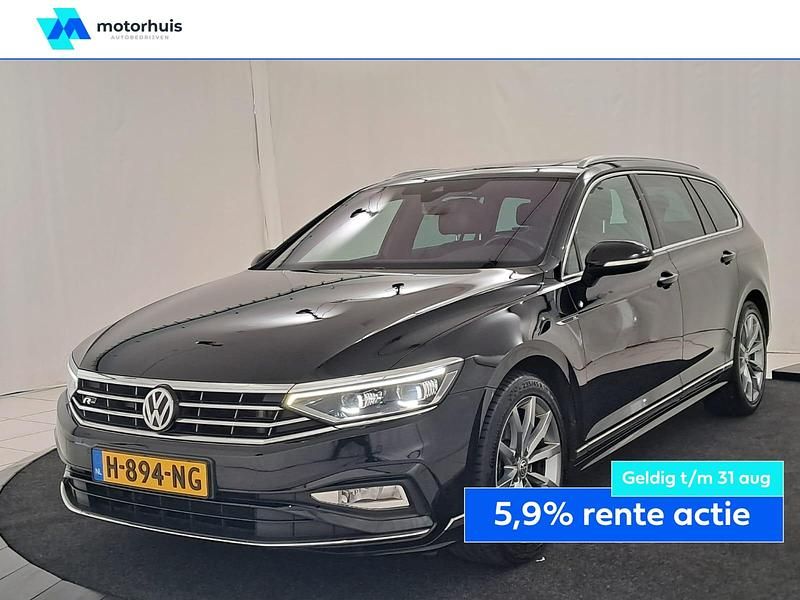 Zwart, metallic lak Gebruikt 2020 VW Passat Business Stationwagen | € 27.940 (Eerlijke prijs) - Afbeelding 1/4