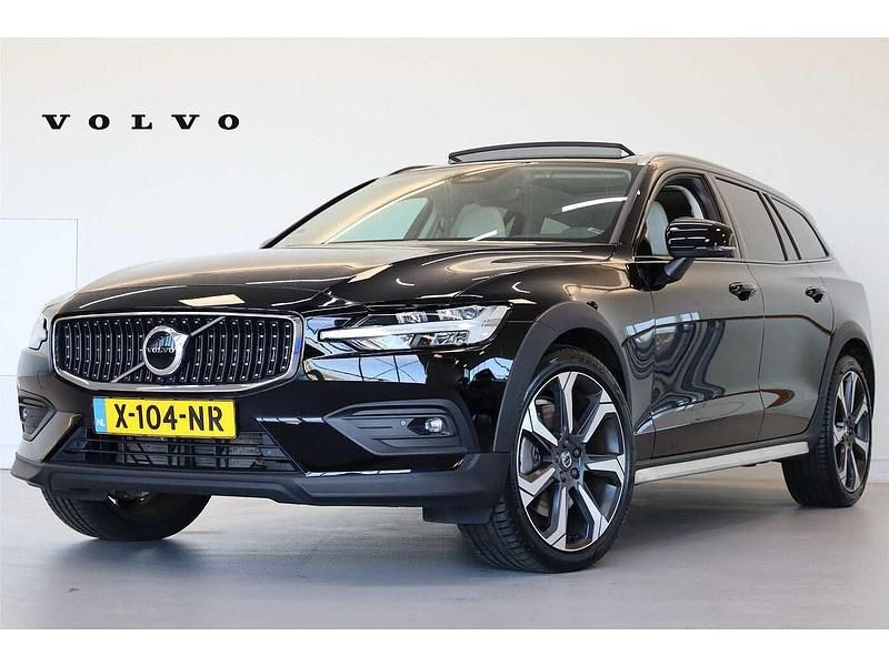 Zwart Occasion 2022 Volvo V60 CC Ultimate Stationwagen | € 53.900 - Afbeelding 1/4