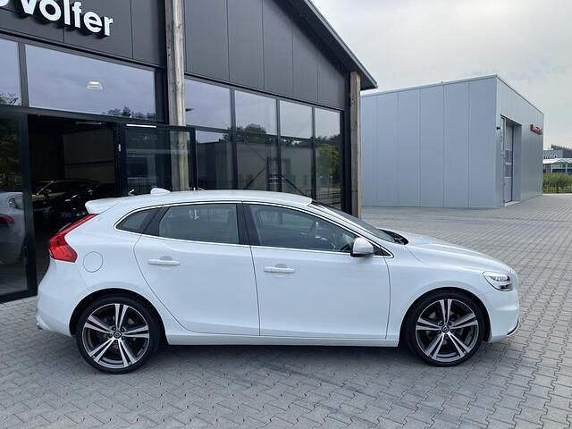 Occasion Volvo V40 R-Design 190 PK (139 kW) 2018 Wit Hatchback