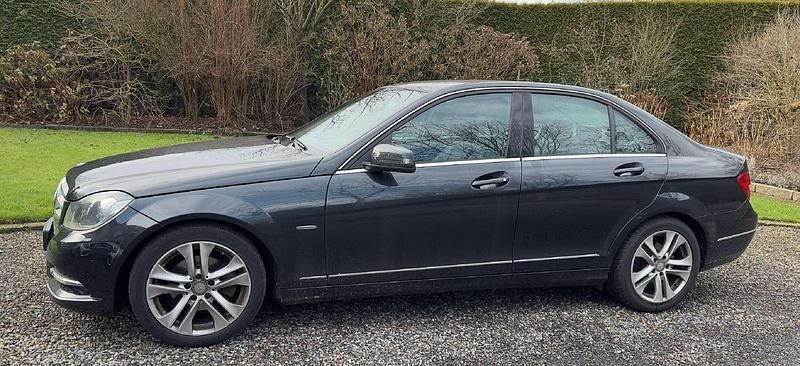 Zwart Occasion 2011 Mercedes C180 Stationwagen | € 7.980 (Eerlijke prijs) - Afbeelding 1/4