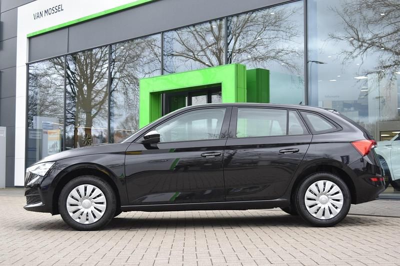 Occasion Skoda Scala Active 95 PK (69 kW) 2023 Zwart, metallic lak Hatchback
