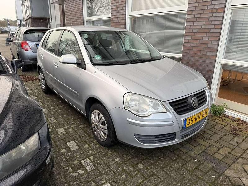 Zilver Gebruikt 2005 VW Polo Highline Hatchback | € 1.000 (Super prijs) - Afbeelding 1/4