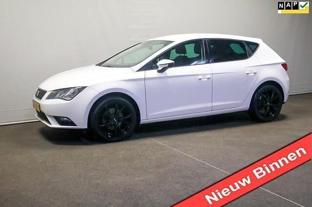 Wit Gebruikt 2015 Seat Leon ST CONNECT Stationwagen | € 8.950 (Goede deal) - Afbeelding 1/4