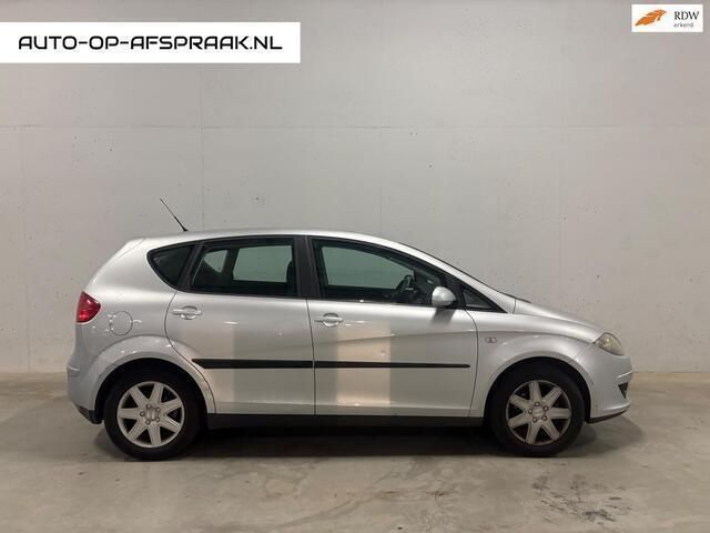 Grijs Gebruikt 2008 Seat Altea Stylance MPV | € 2.688 (Eerlijke prijs) - Afbeelding 1/4
