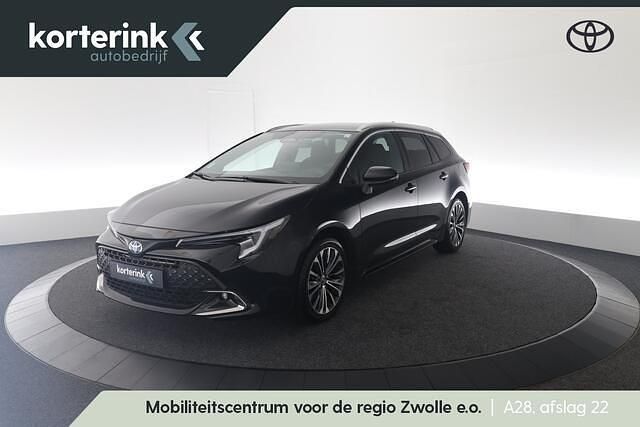 Zwart, metallic lak Gebruikt 2023 Toyota Corolla Business Edition Stationwagen | € 27.950 (Eerlijke prijs) - Afbeelding 1/4