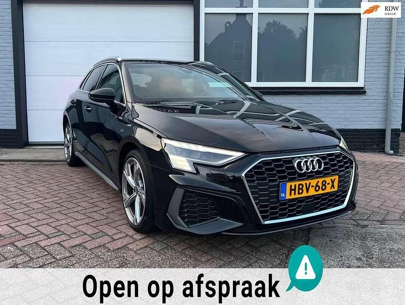 Zwart Gebruikt 2021 Audi A3 Sportback e-tron S-Line Sedan | € 22.950 (Super prijs) - Afbeelding 1/4
