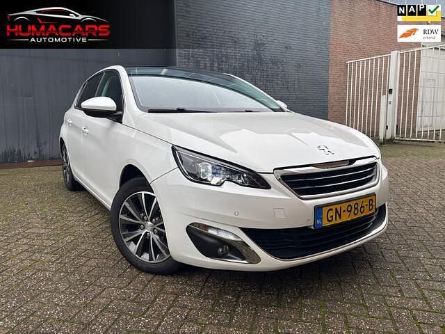 Wit Occasion 2015 Peugeot 308 Allure Hatchback | € 6.795 (Eerlijke prijs) - Afbeelding 1/4