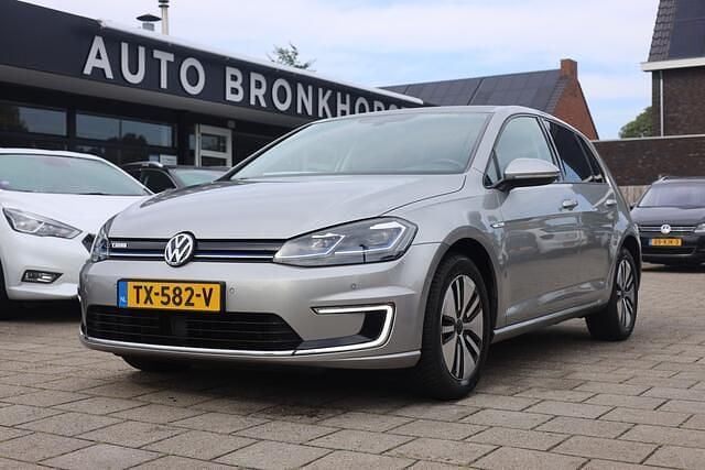 Grijs, metallic lak Gebruikt 2018 VW e-Golf Hatchback | € 10.950 (Goede deal) - Afbeelding 1/4