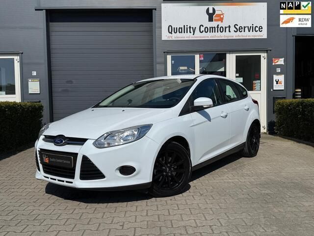 Wit Gebruikt 2013 Ford Focus Hatchback | € 5.698 (Eerlijke prijs) - Afbeelding 1/4