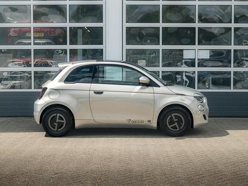 Nieuw Fiat 500e S 86 kW (118 PK) 2025 Greige lucido Hatchback