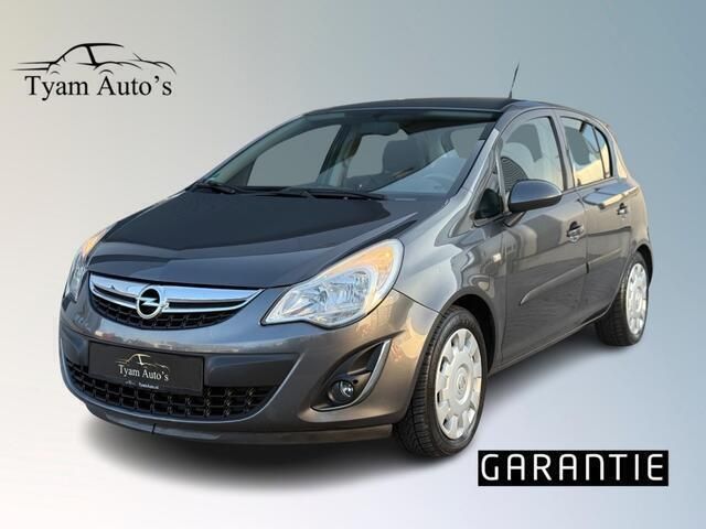 Grijs, metallic lak Gebruikt 2011 Opel Corsa Satellite Hatchback | € 4.790 (Eerlijke prijs) - Afbeelding 1/4