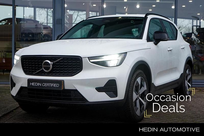 Wit Occasion 2025 Volvo XC40 Plus SUV | € 46.995 (Duur) - Afbeelding 1/4