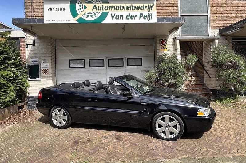 Zwart Occasion 2005 Volvo C70 Cabriolet | € 4.950 (Eerlijke prijs) - Afbeelding 1/4