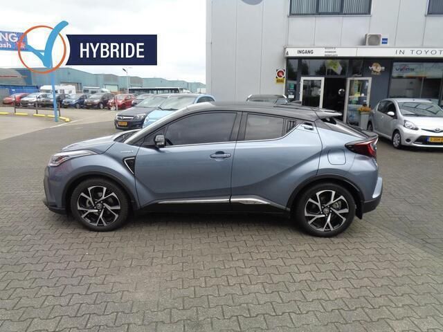 Grijs Gebruikt 2021 Toyota C-HR Sport SUV | € 23.950 (Goede deal) - Afbeelding 1/4