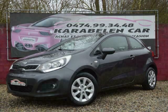 Grijs Occasion 2014 Kia Rio Sedan | € 9.900 (Duur) - Afbeelding 1/4