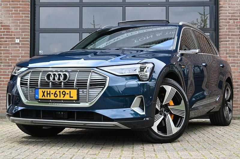 Blauw (metallic) Occasion 2018 Audi e-tron SUV | € 20.900 (Super prijs) - Afbeelding 1/4