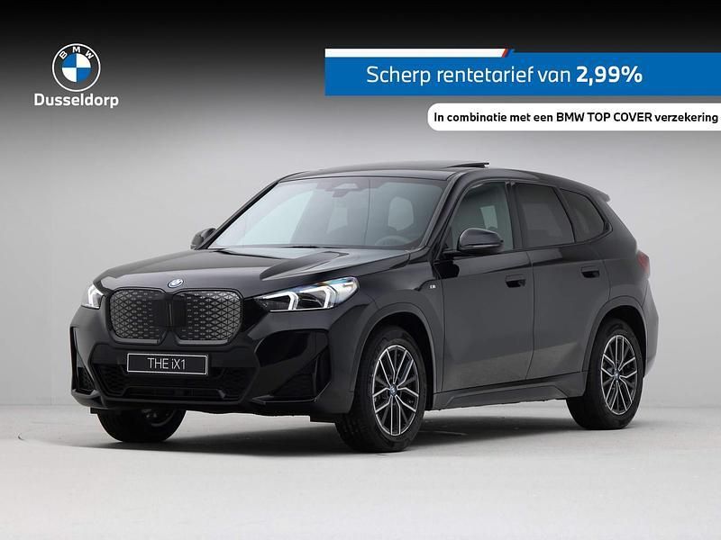 Zwart Gebruikt 2025 BMW iX1 M Sport SUV | € 55.900 (Duur) - Afbeelding 1/4