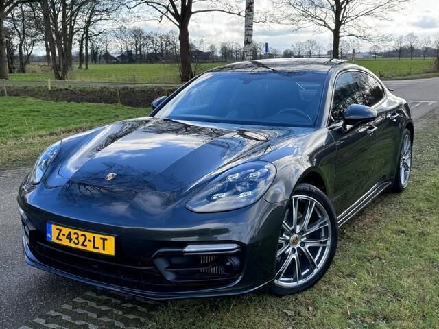 Grijs Gebruikt 2017 Porsche Panamera Sedan | € 79.850 - Afbeelding 1/4